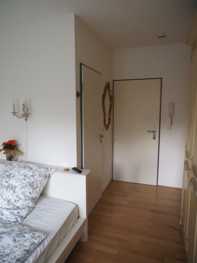 Homestay B8 - Just A Private Dusseldorf