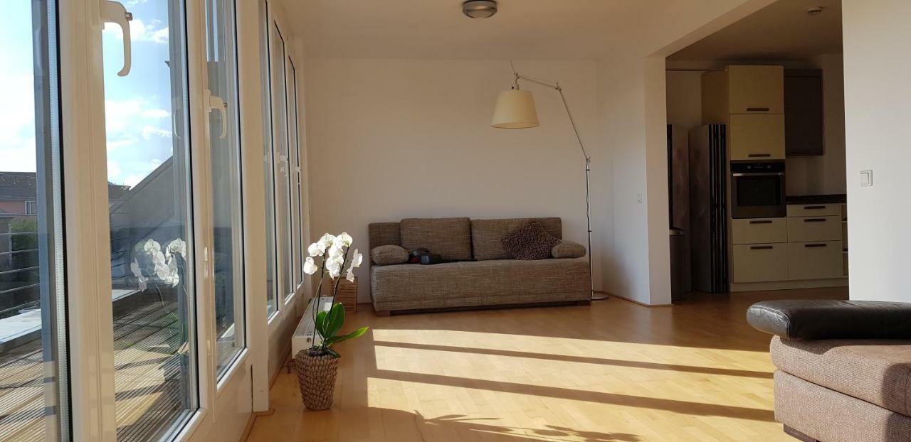 B8 - Just A Private Homestay Dusseldorf